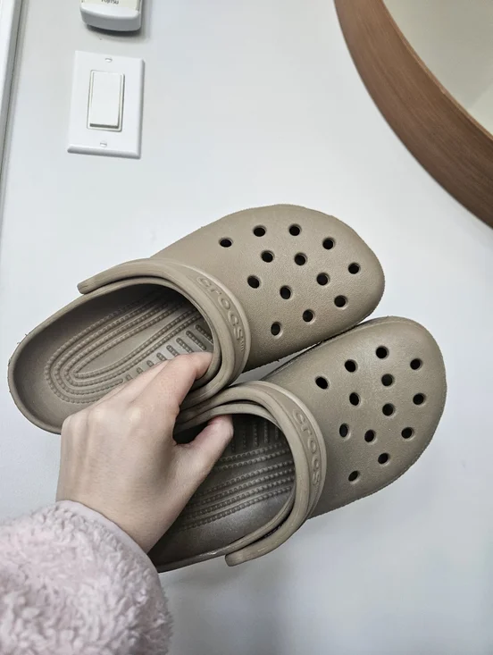 Crocs - Picture 2 of 3